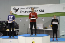 Ilmaluodikko 10 m sarja S 15, Aapo Väliaho, Kalle Raikaa ja Ida Heikkilä.